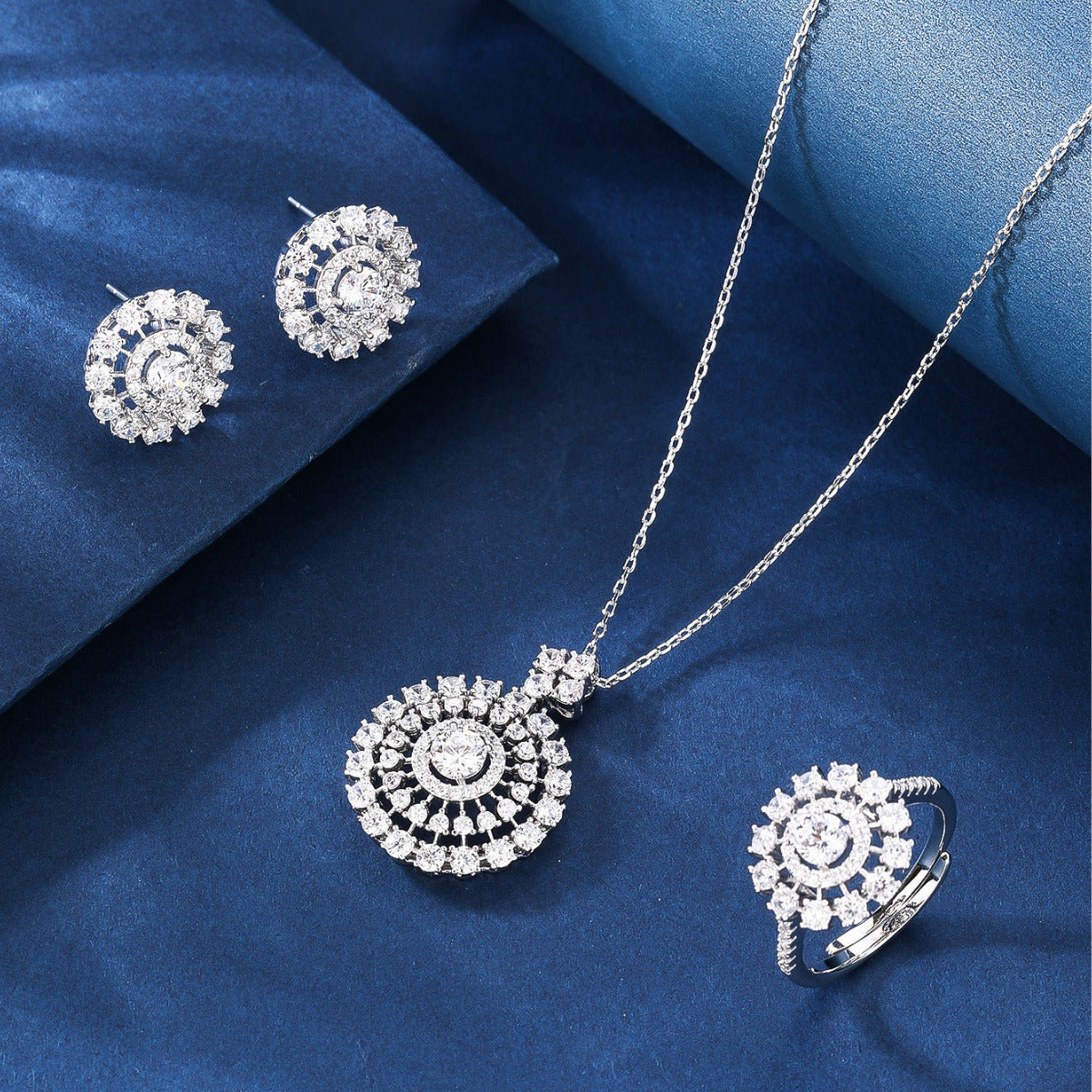 BrideTalk Geometric oval zirconia three-piece necklace set