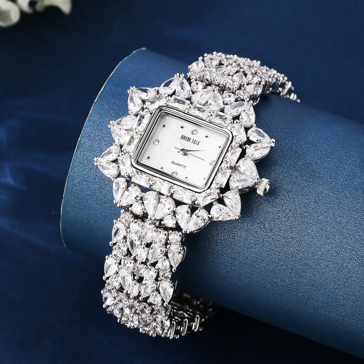 BrideTalk Small luxury square plate classic diamond watch