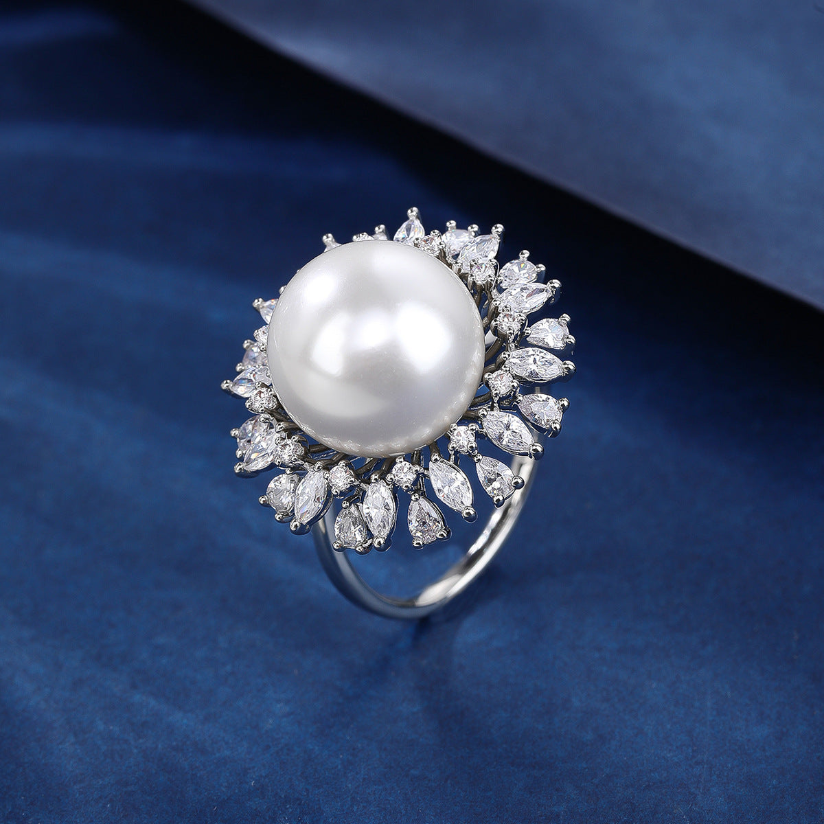 BrideTalk Exquisite luxury full diamond and pearl ring