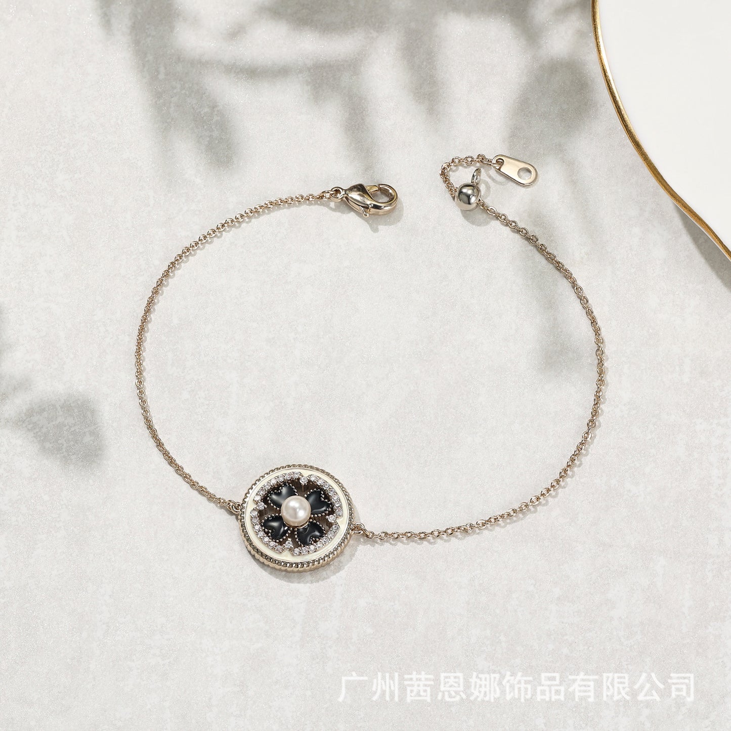 European and American fashionable four-leaf clover shape enamel diamond bracelet