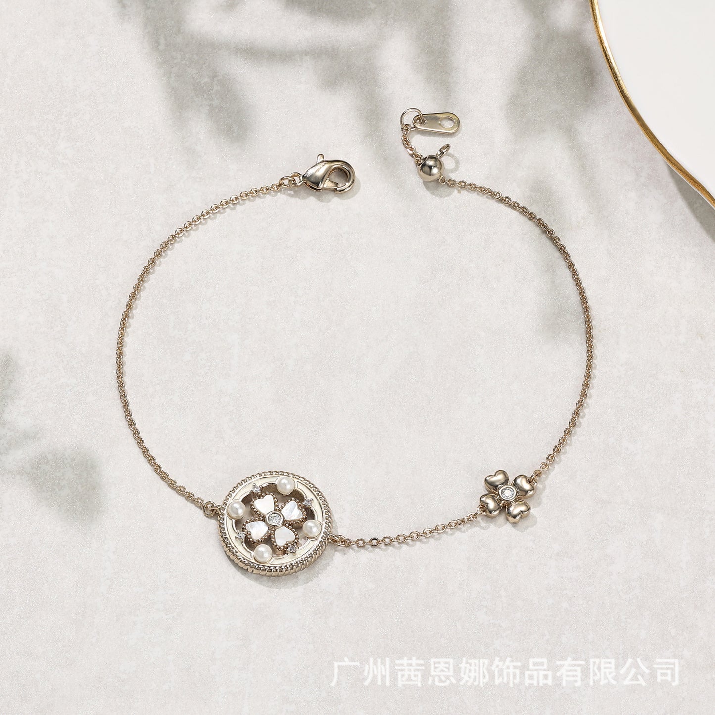 New four-leaf clover shape flower enamel pearl bracelet