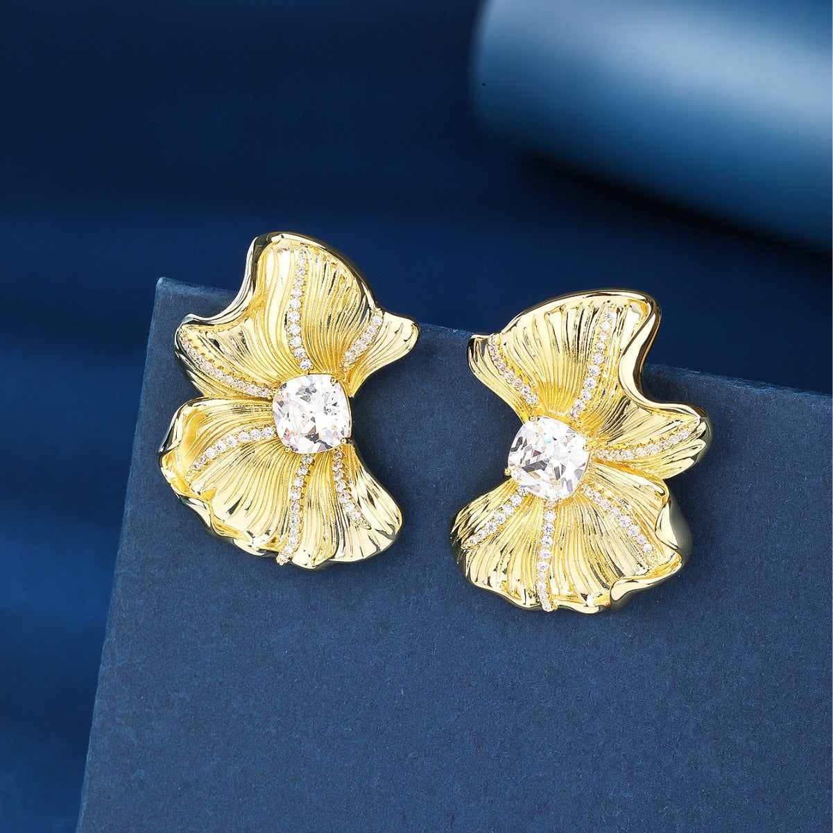 BrideTalk Irregular pleated textured diamond flower stud earrings