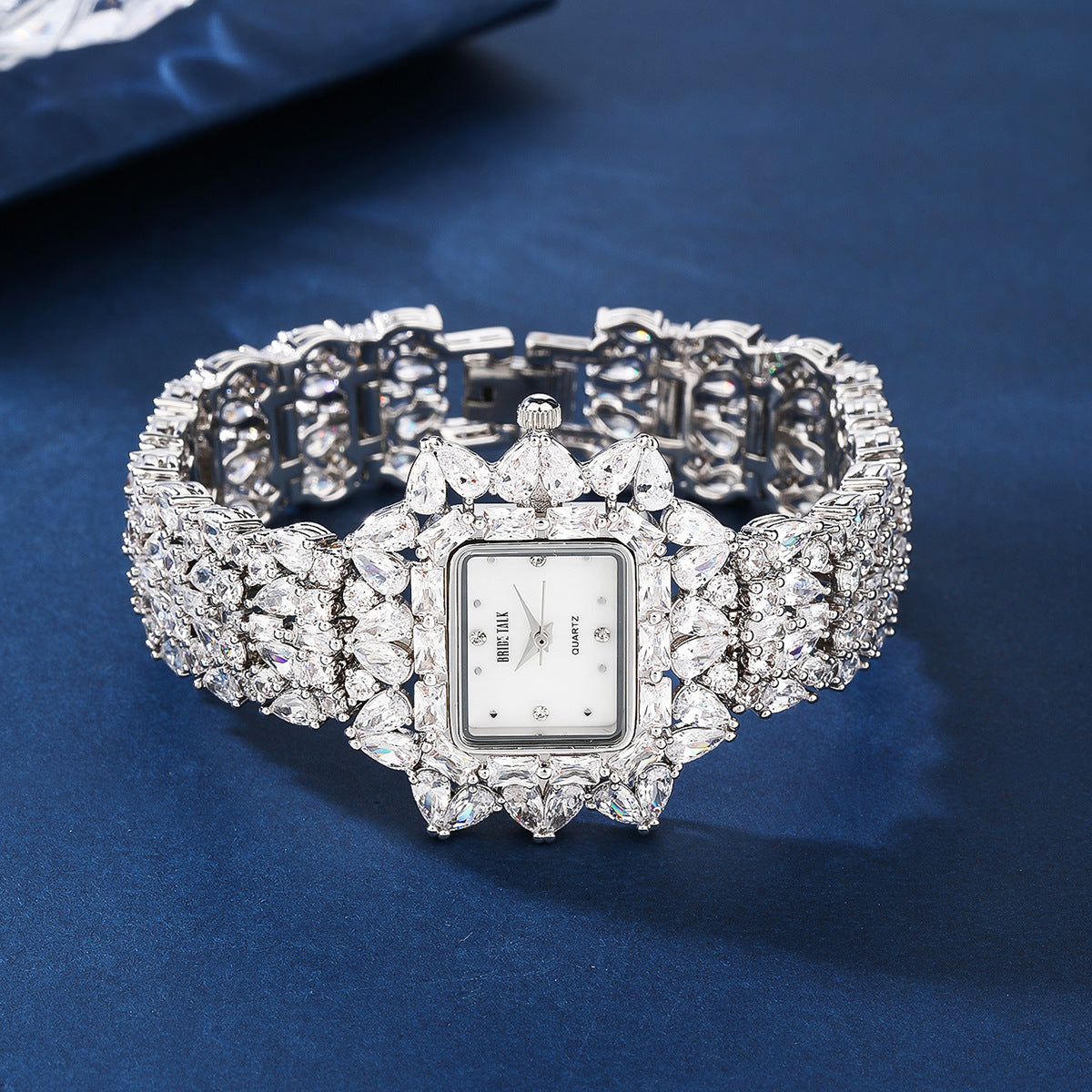 BrideTalk Small luxury square plate classic diamond watch