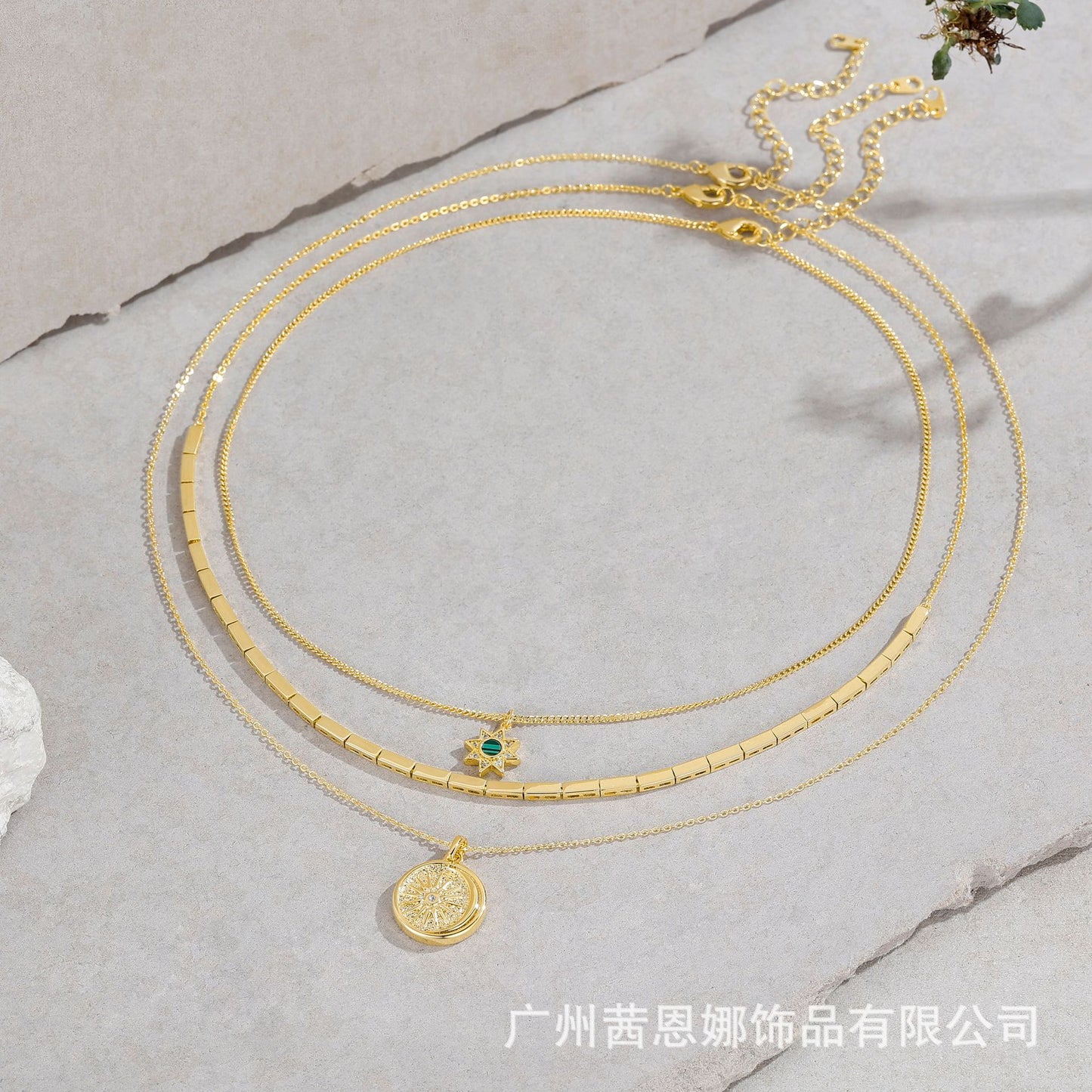 German designer's three-layer personalized fashion necklace