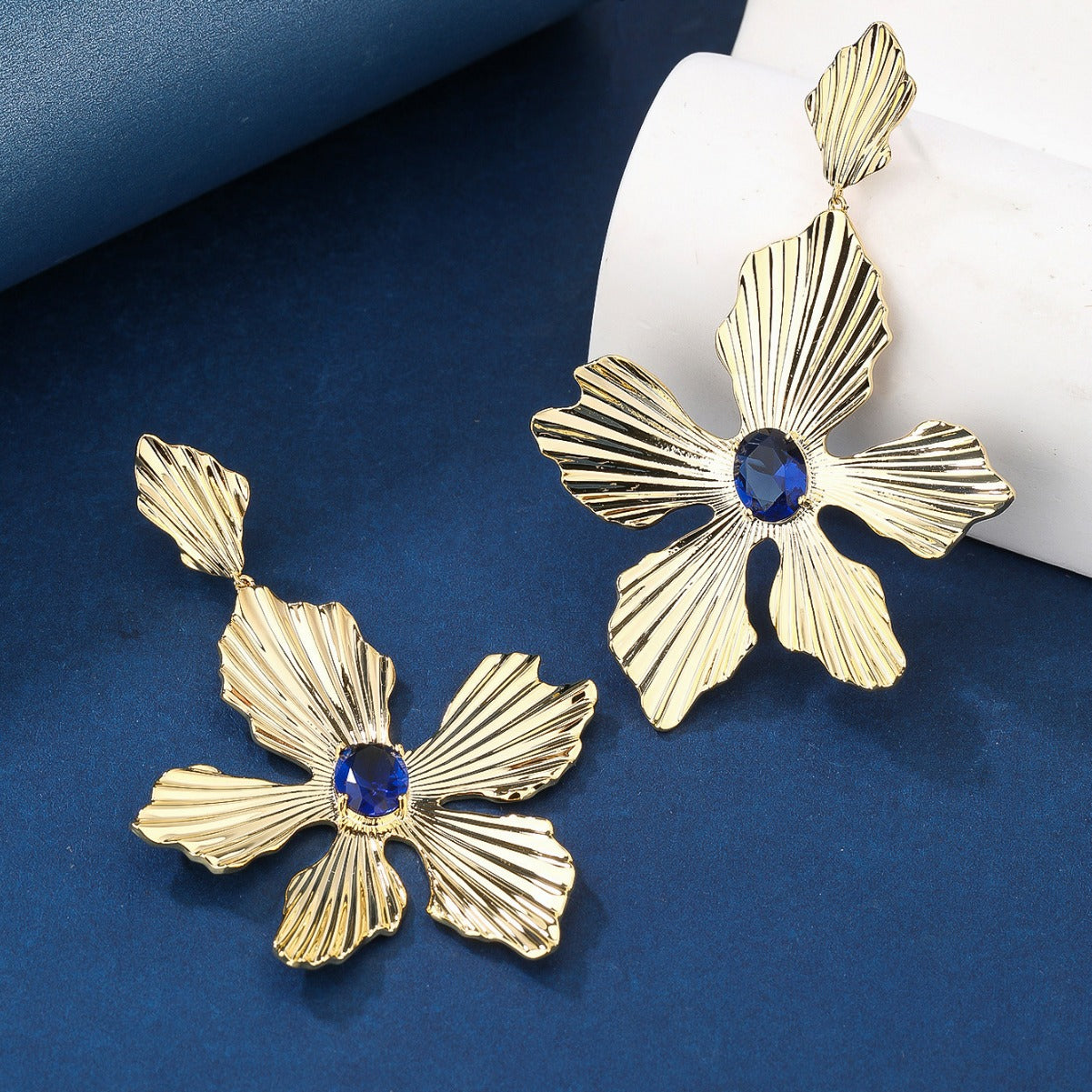 BrideTalk Medieval leaf-shaped gemstones embellished with retro-style earrings