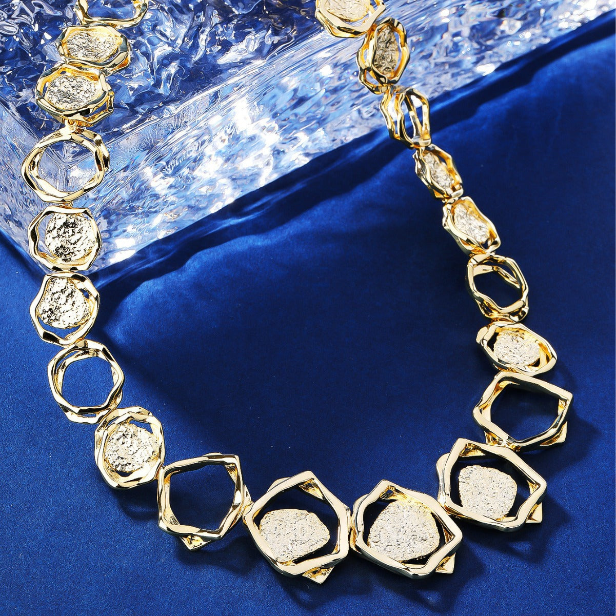 BrideTalk Original design palace style hollow circle necklace