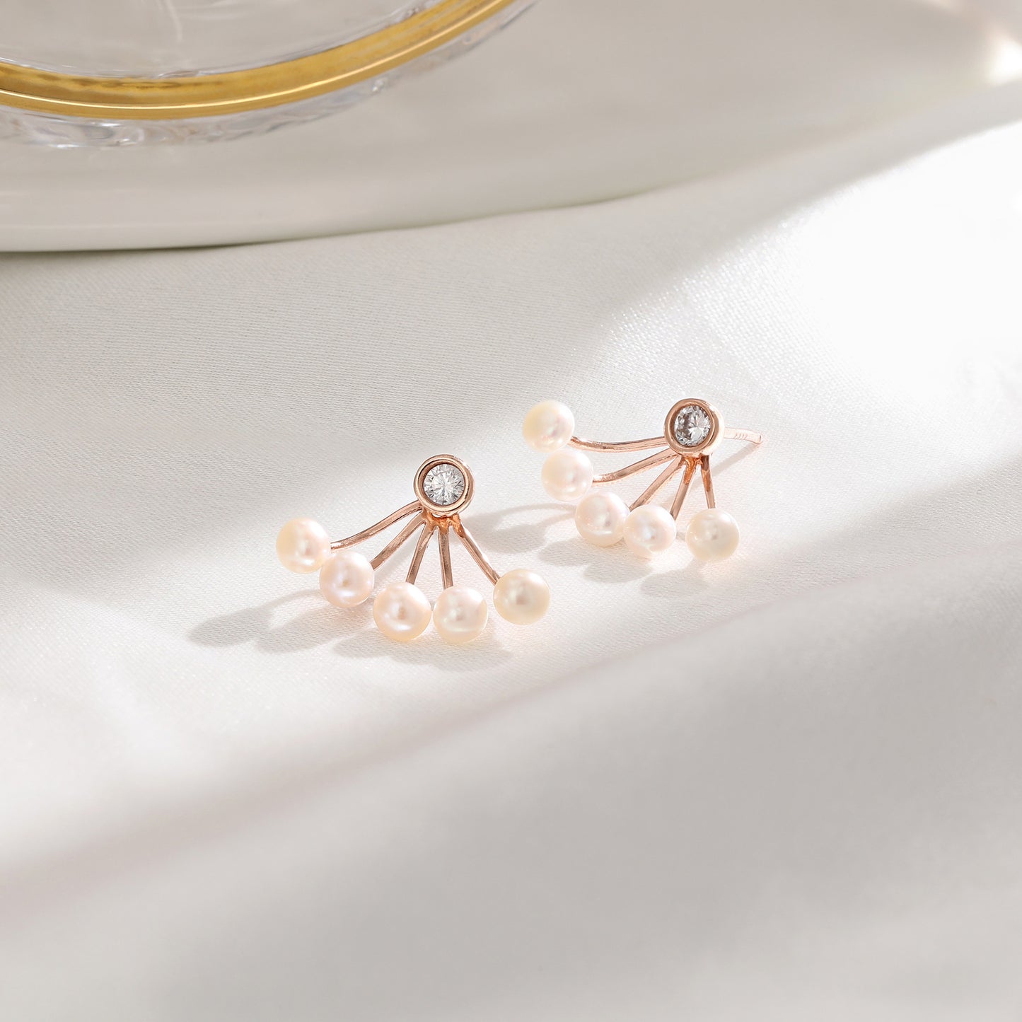 French designer fan-shaped zircon small fragrance earrings