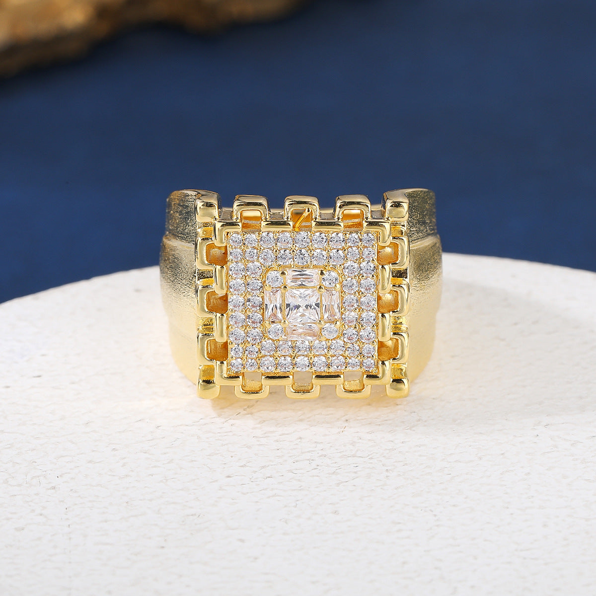 BrideTalk Luxurious Multi-Diamond Gold Square Ring