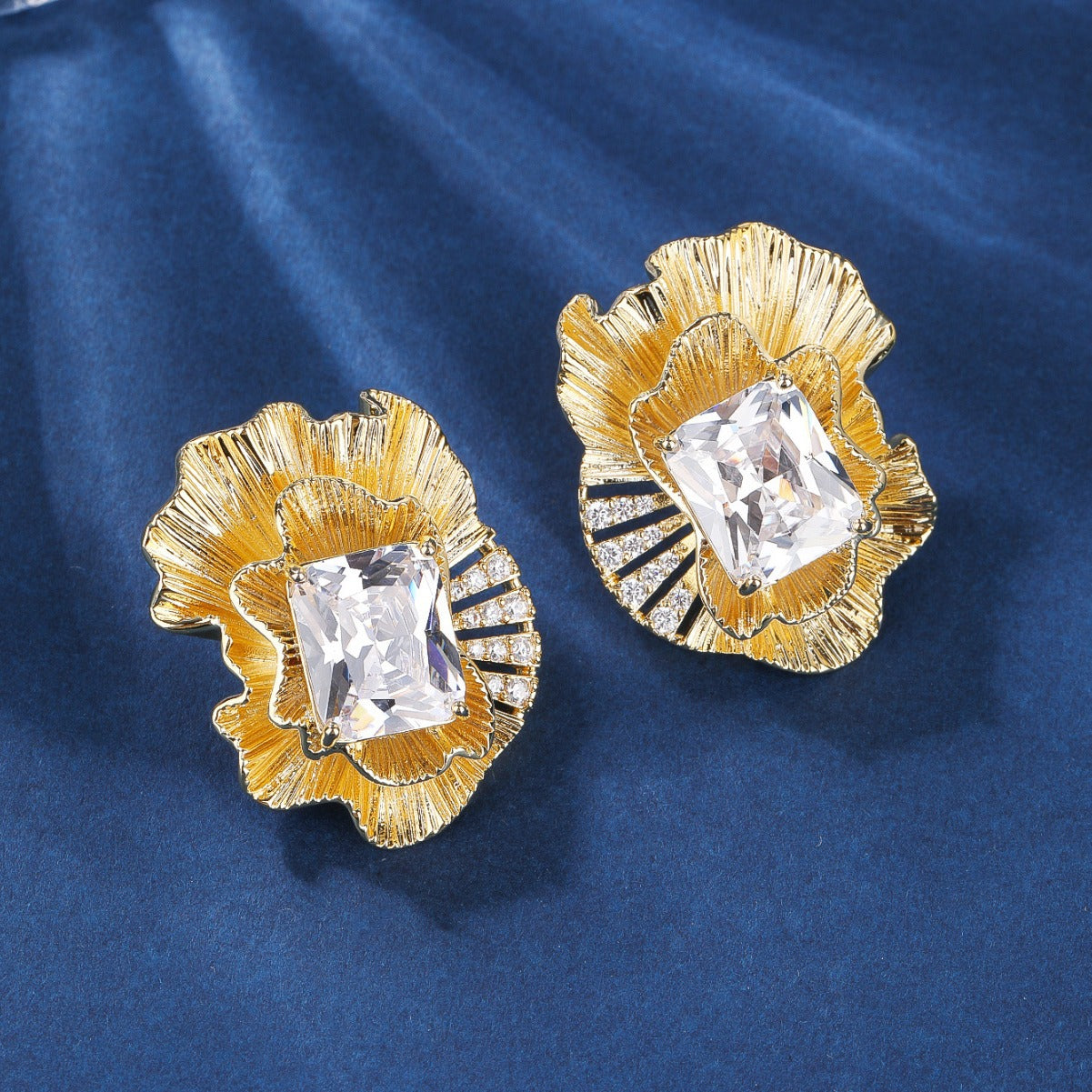 BrideTalk Fashionable petal design high-end earrings