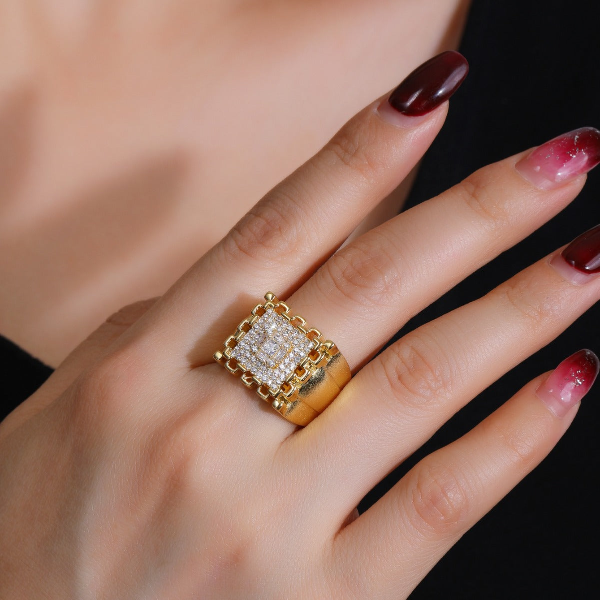 BrideTalk Luxurious Multi-Diamond Gold Square Ring