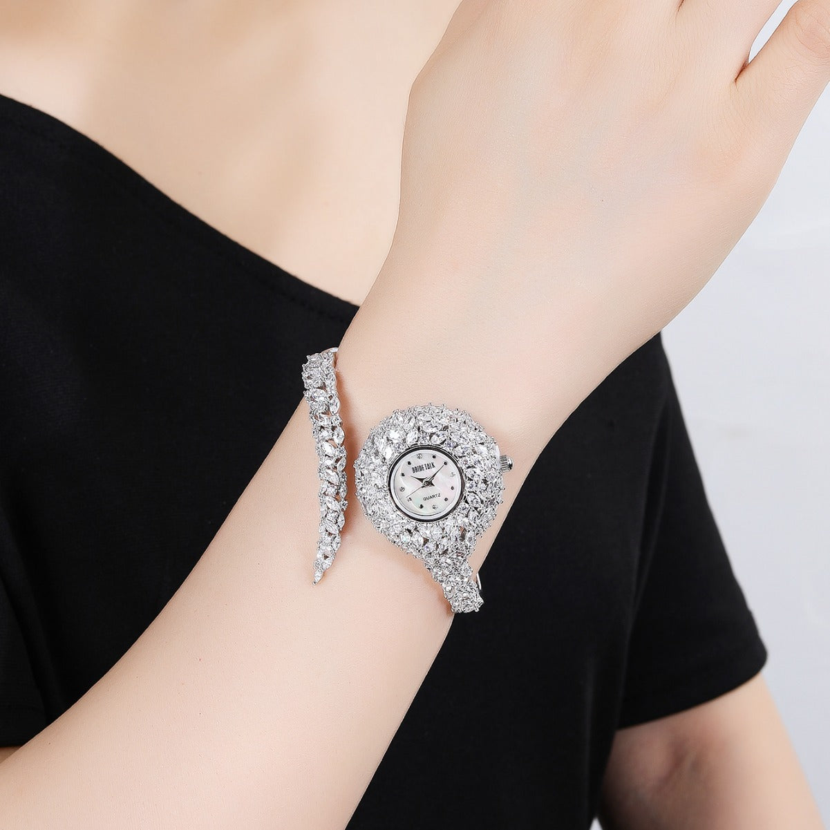 BrideTalk Women's watch with unique starry sky and exquisite design