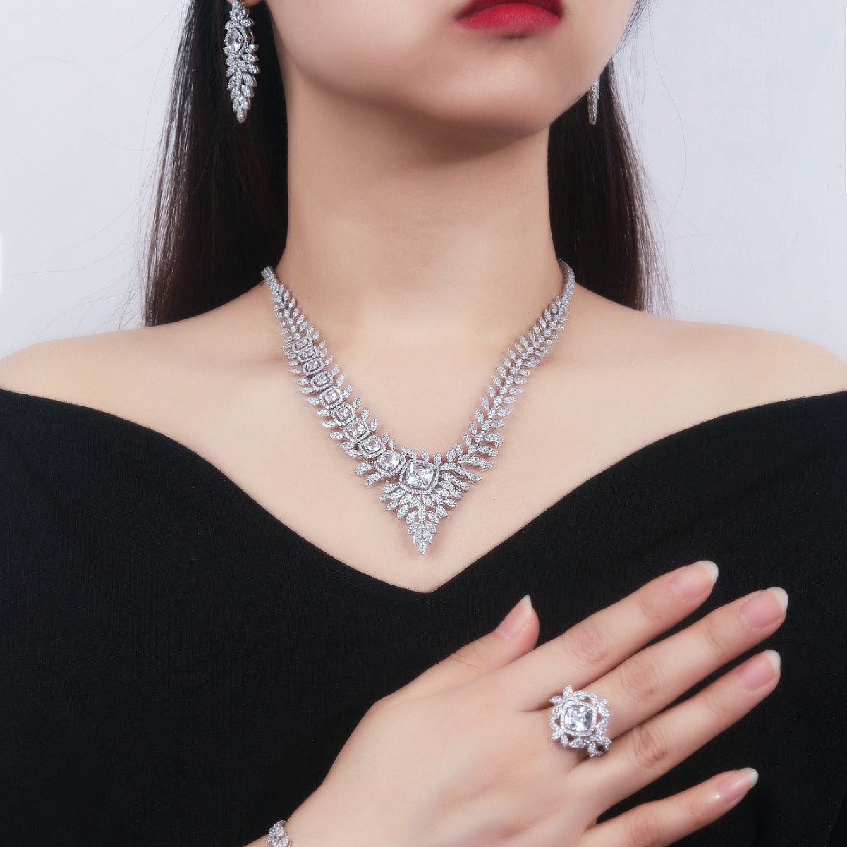 BrideTalk European and American luxurious style full of diamonds and sparkling four-piece set