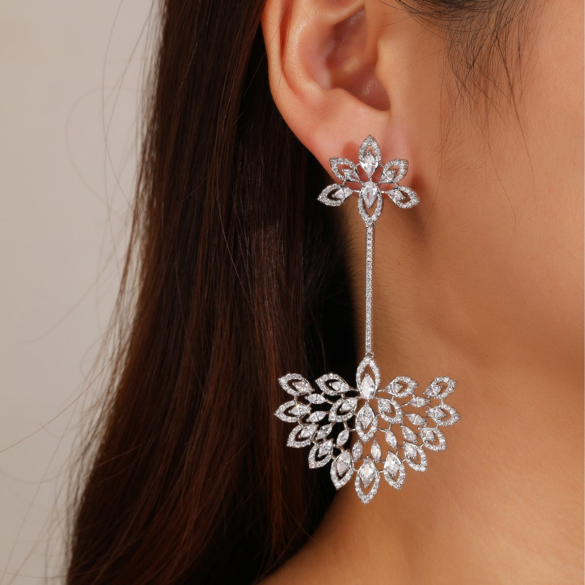 BrideTalk Long fan-shaped high-end earrings studded with zircons