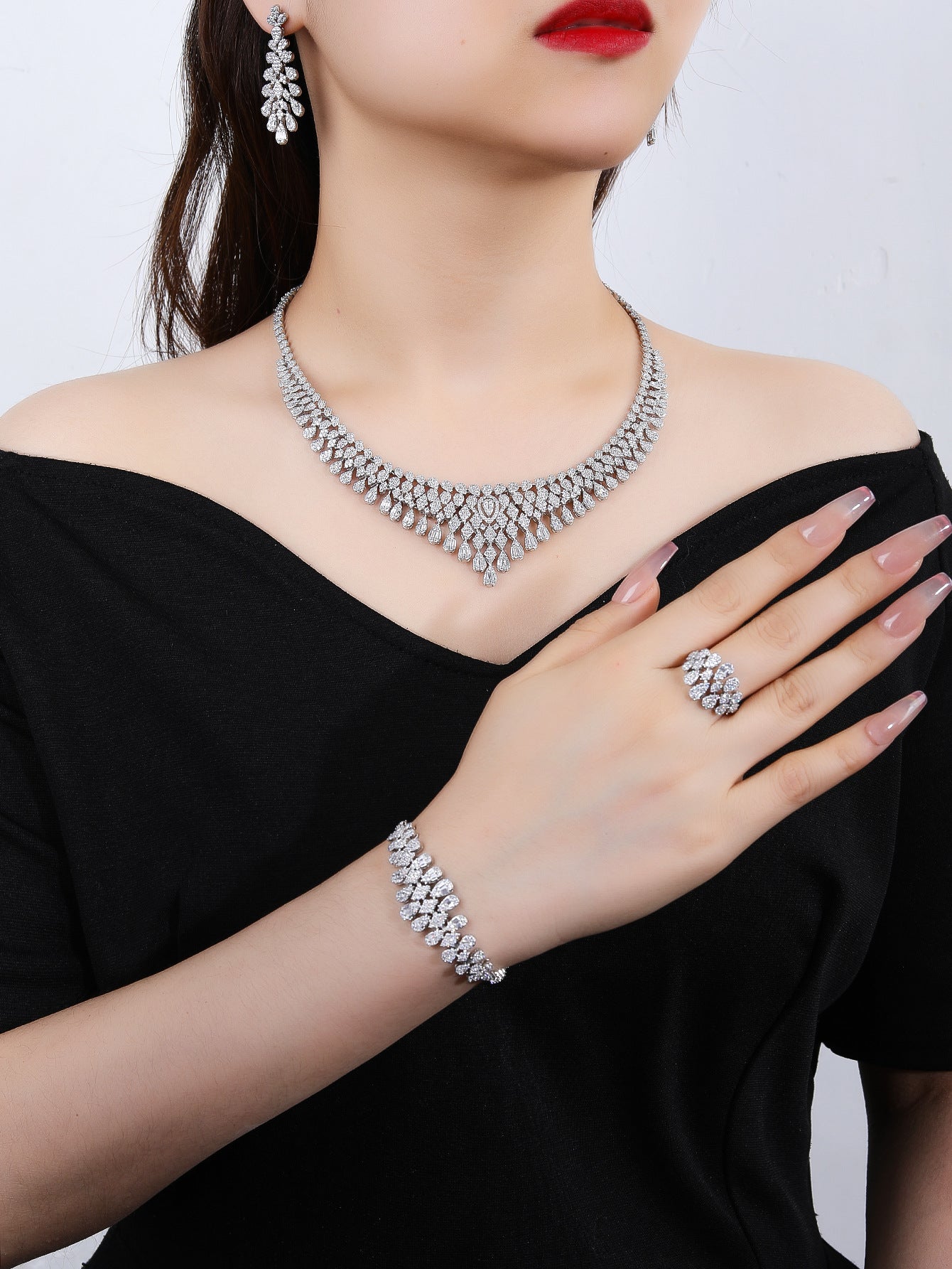 BrideTalk Fashionable zircon necklace full of diamonds and light luxury three-piece set