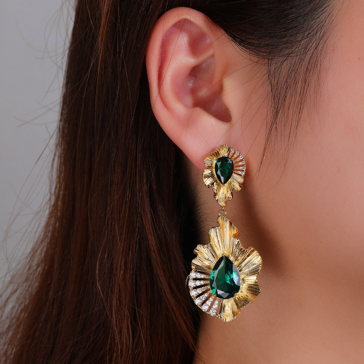 BrideTalk French round dance earrings high-end emerald earrings