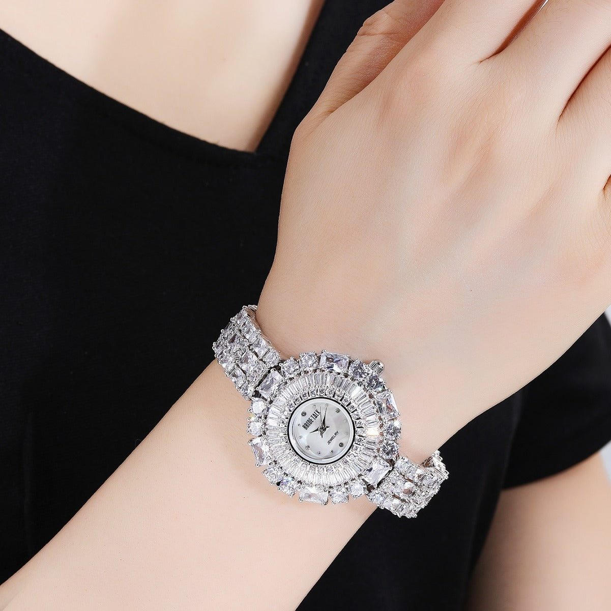 BrideTalk Full of diamonds, light luxury and sparkling temperament watch