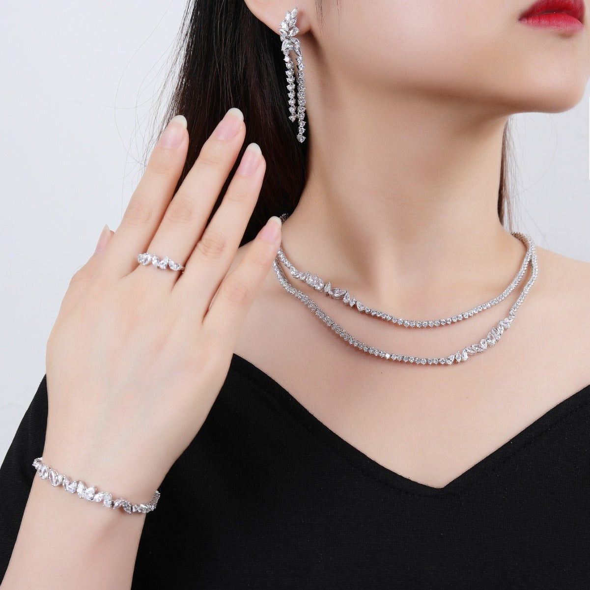 BrideTalk European and American exquisite diamond-filled double-layer chain simple set