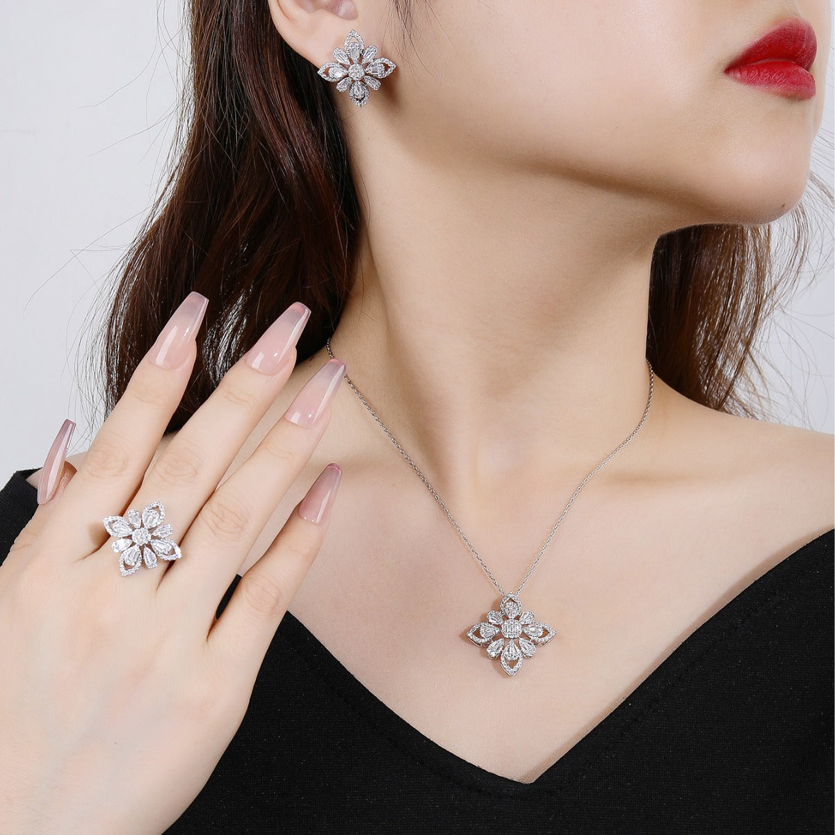 BrideTalk Zircon four-leaf clover necklace set