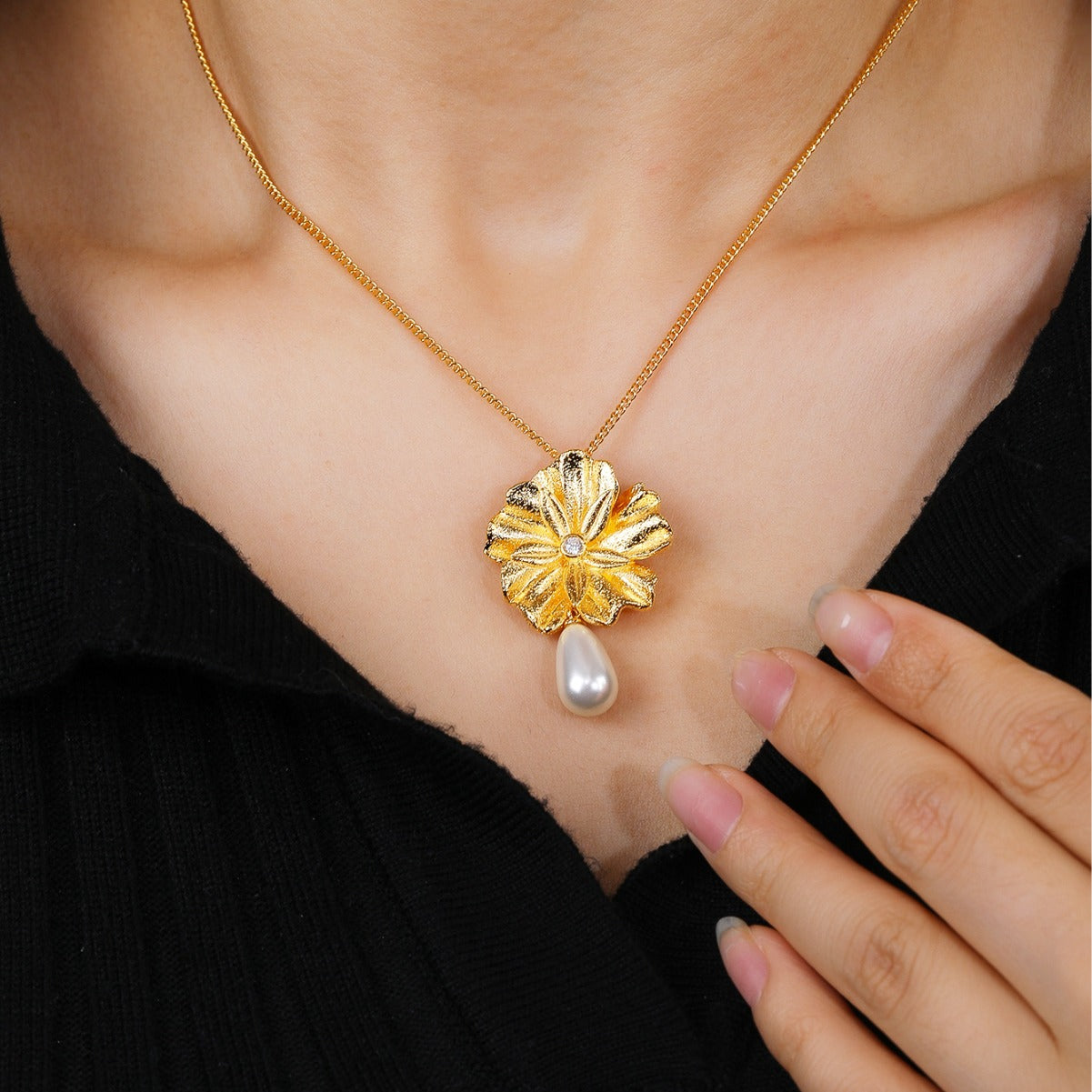 BrideTalk Freshwater Pearl Gold Plated Flower Pendant Necklace