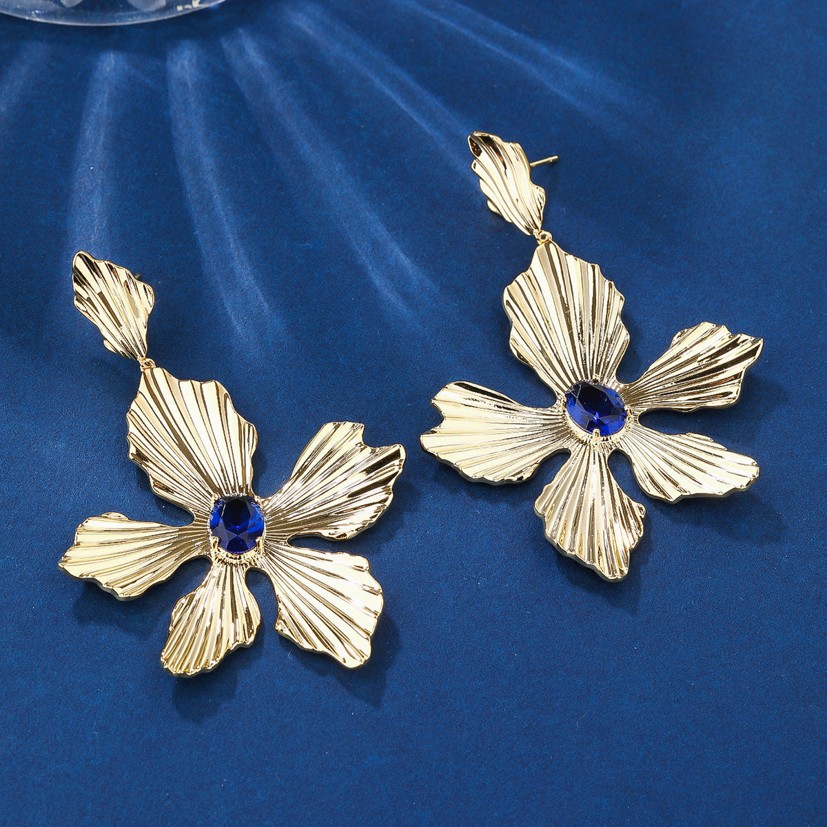 BrideTalk Medieval leaf-shaped gemstones embellished with retro-style earrings